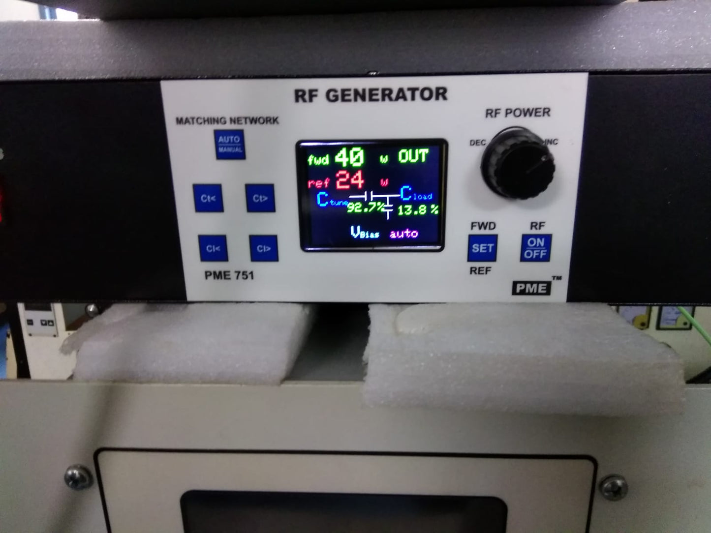 RF Generator with auto-impedance matching netwok
